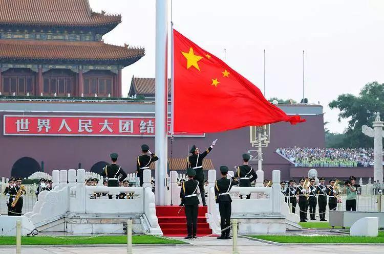 《破晓东方》中最荒唐的一句台词：“一人能顶百万兵”